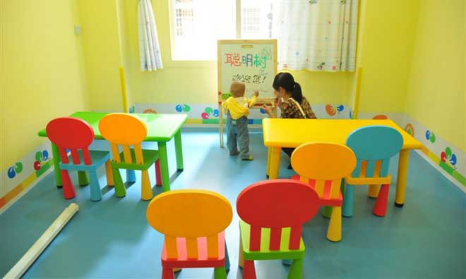 廣西兒童地板 廣西河池聰明樹啟智早教中心兒童地板