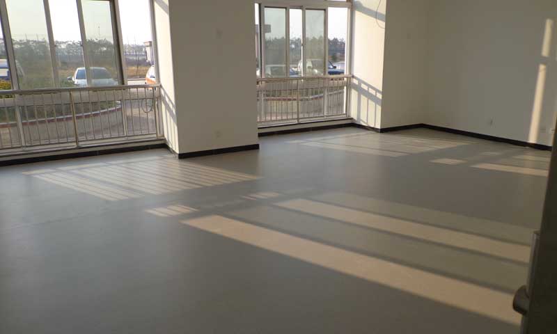 辦公地板用pvc塑膠地板優勢在哪里?