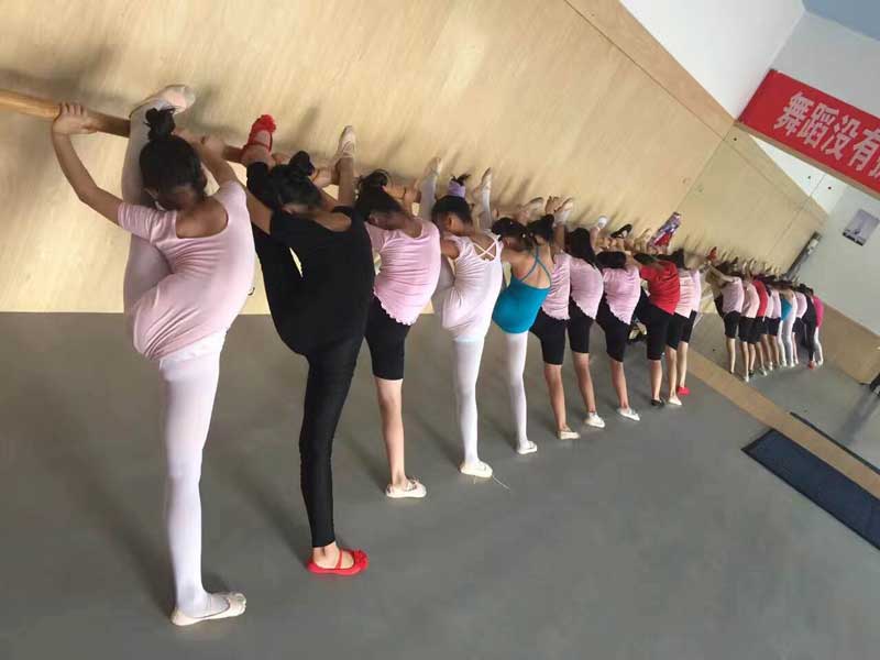 天津舞光十色藝培中心舞蹈室地板 天津舞光十色藝培中心舞蹈室地板