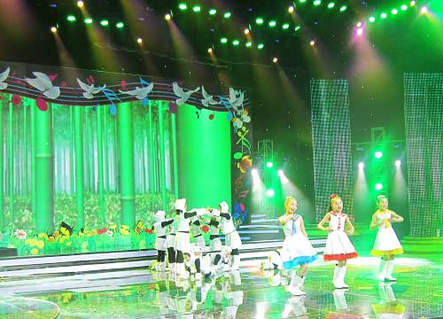 北京2013年央視少兒春晚舞臺(tái)地板 北京2013年央視少兒春晚舞臺(tái)地板
